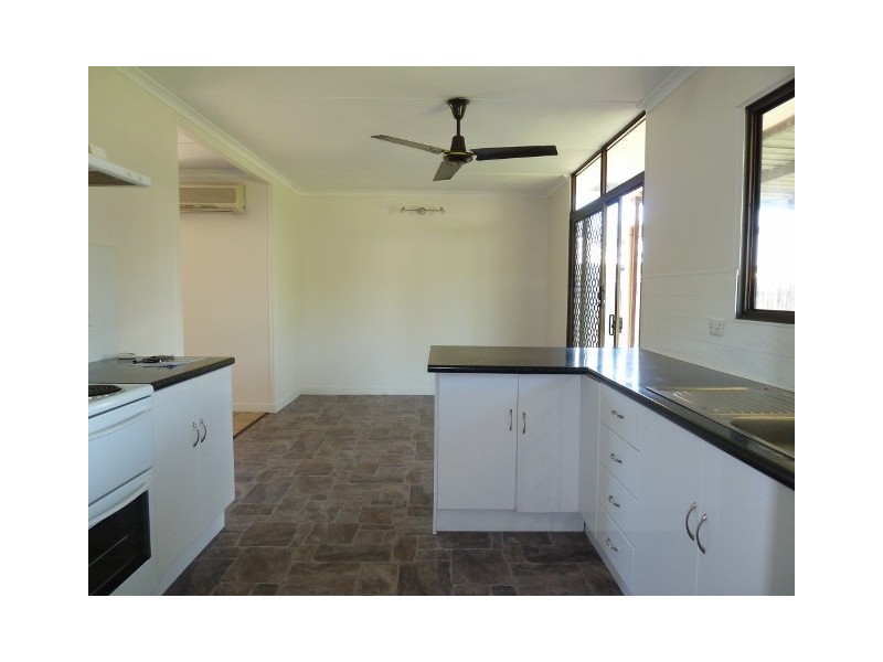 3 Flight Street, Ooralea QLD 4740