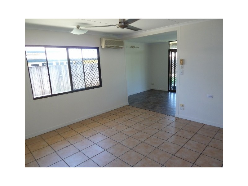 3 Flight Street, Ooralea QLD 4740