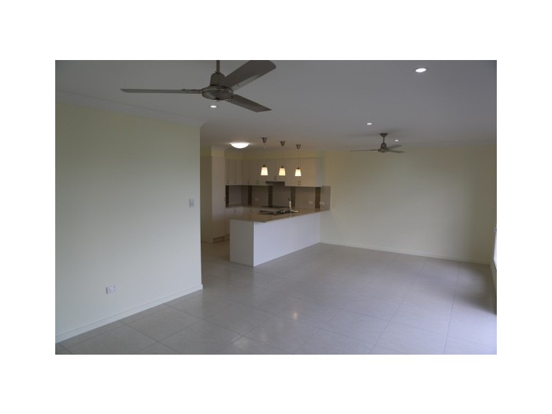 2/40 Fairway Drive, Bakers Creek QLD 4740