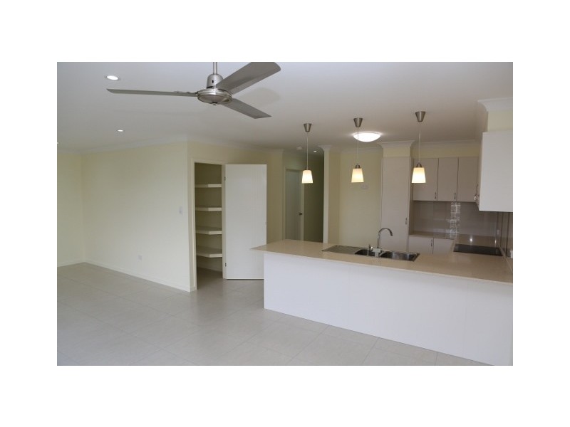 2/40 Fairway Drive, Bakers Creek QLD 4740