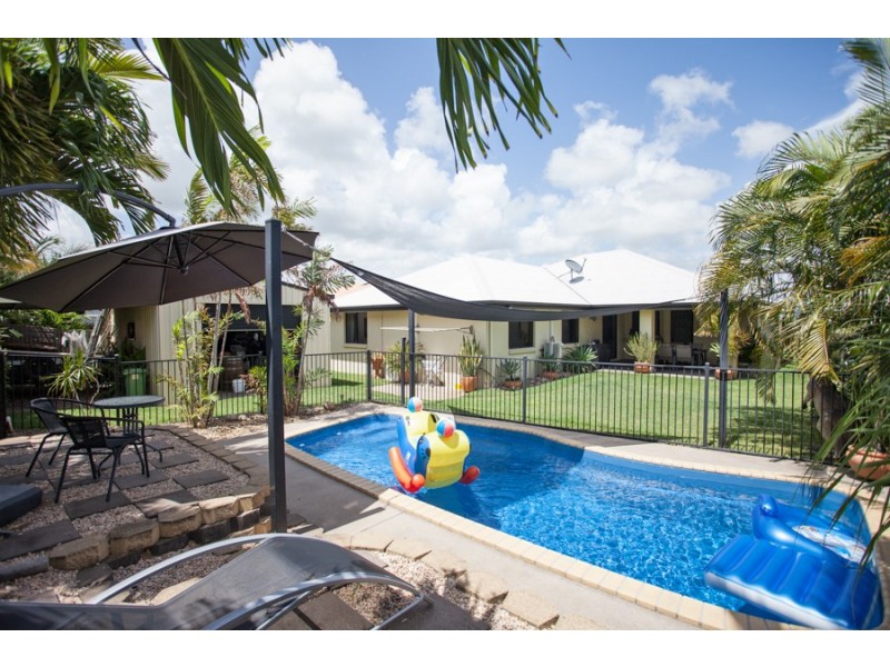 32 Marine Parade, Bucasia QLD 4750