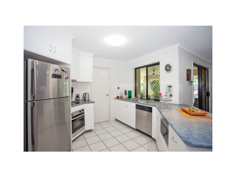 32 Marine Parade, Bucasia QLD 4750