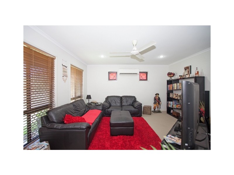 32 Marine Parade, Bucasia QLD 4750