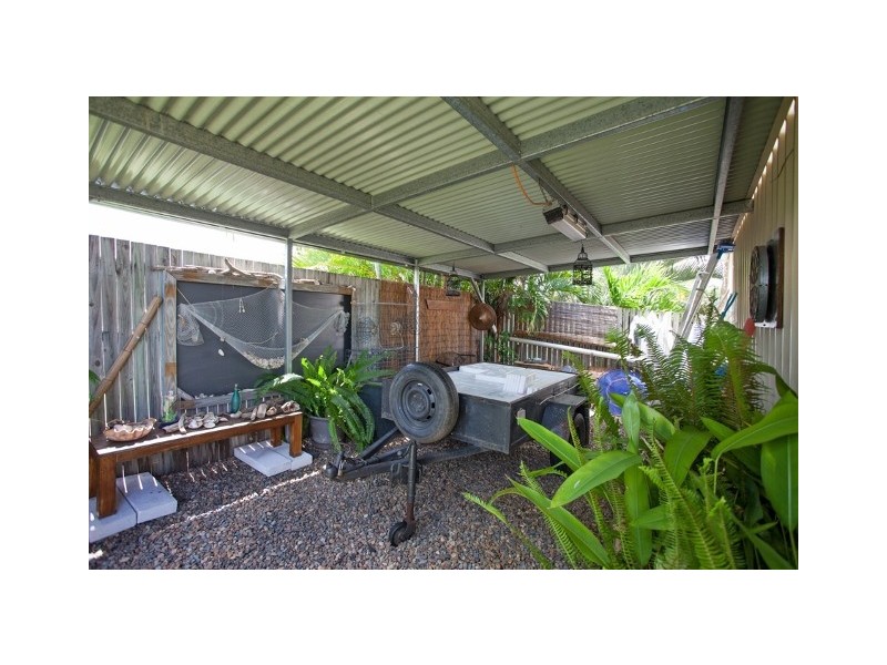 32 Marine Parade, Bucasia QLD 4750