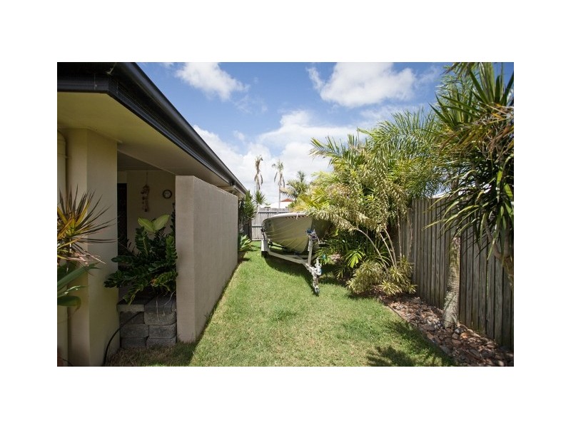 32 Marine Parade, Bucasia QLD 4750