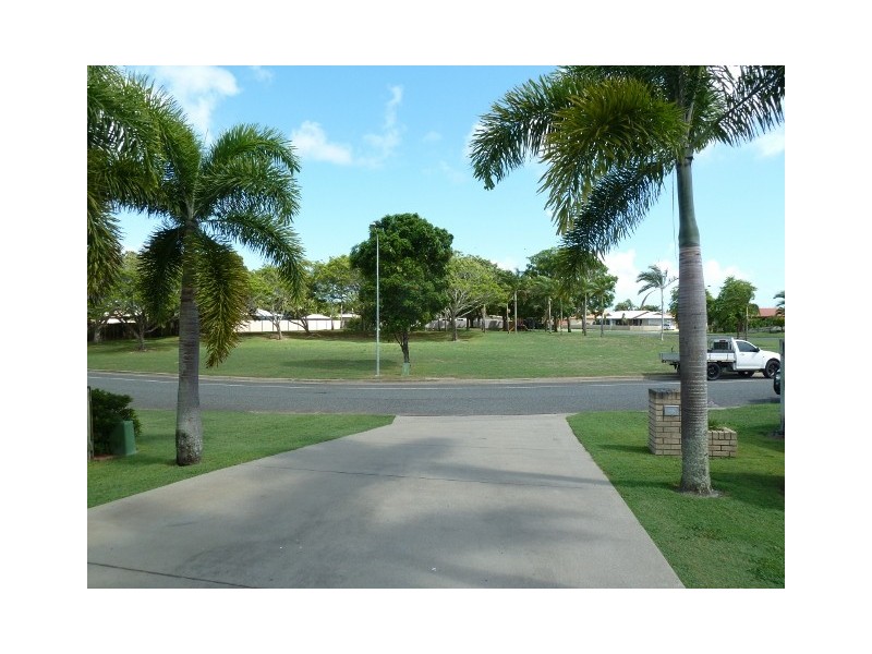 3 Admiralty Way, Bucasia QLD 4750