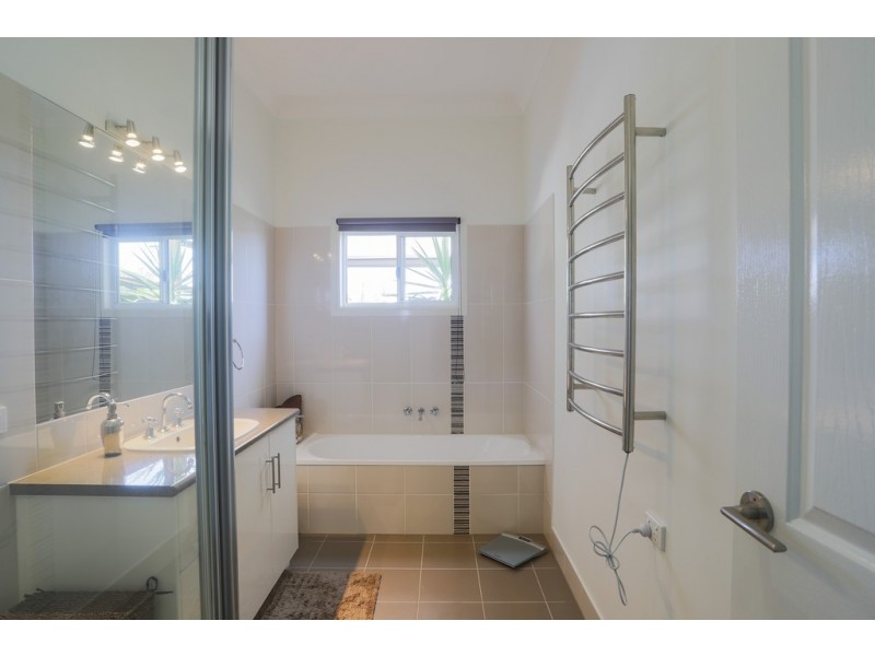 37 Perry Street, West Mackay QLD 4740