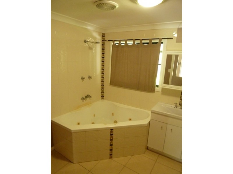 5 Nightingale Crt, Slade Point QLD 4740