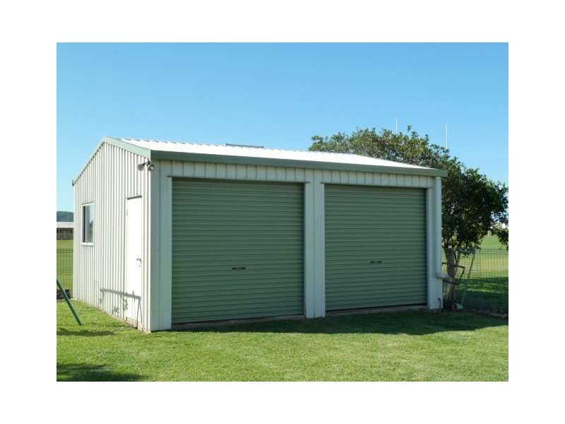 10 Youngs Lane, Walkerston QLD 4751