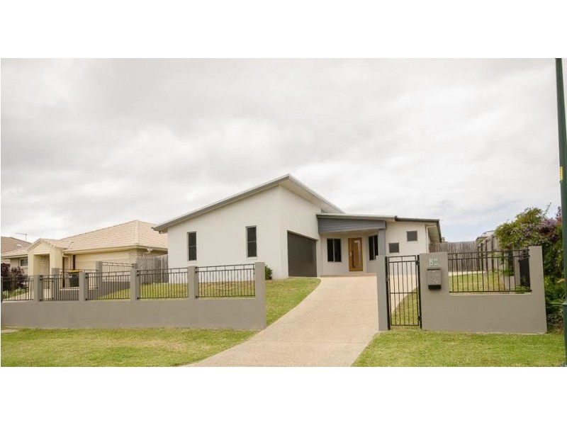 10 Crestview Crescent, Bucasia QLD 4750