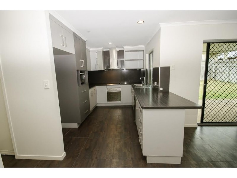 10 Crestview Crescent, Bucasia QLD 4750