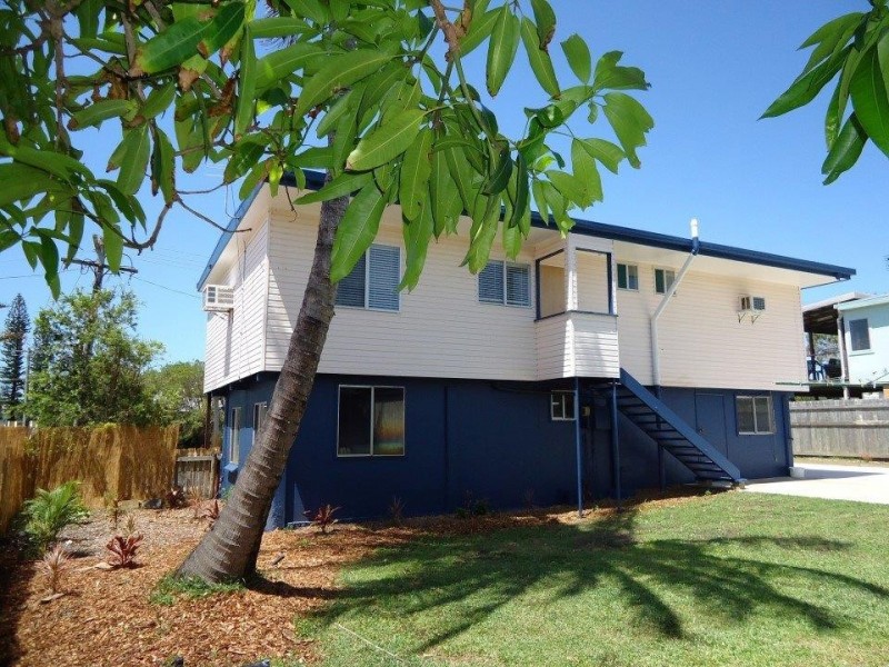 11 Cumberland Avenue, Slade Point QLD 4740