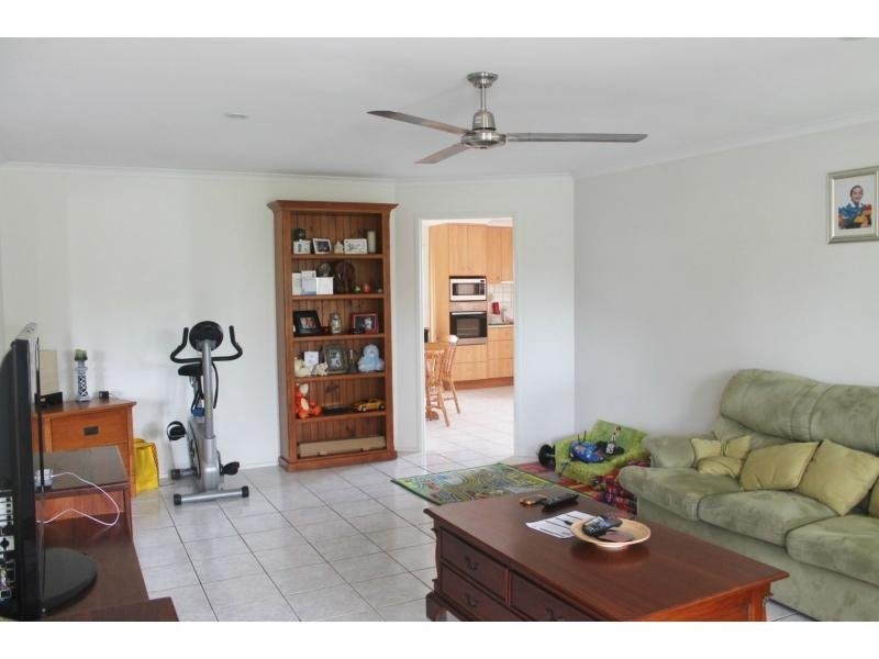 8 Telina Drive, Beaconsfield QLD 4740