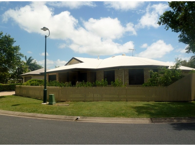 5 Cumming Court, Glenella QLD 4740