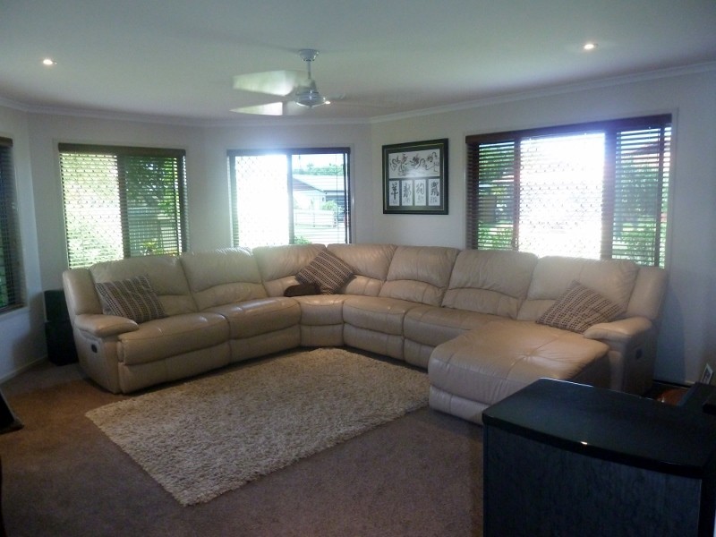 5 Cumming Court, Glenella QLD 4740