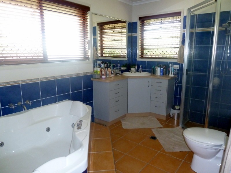 5 Cumming Court, Glenella QLD 4740