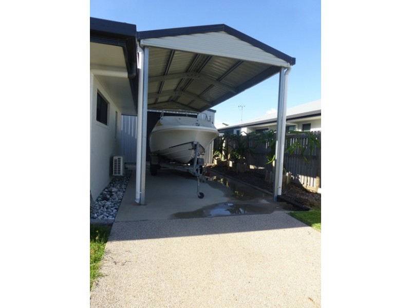 7 Lancaster Way, Ooralea QLD 4740