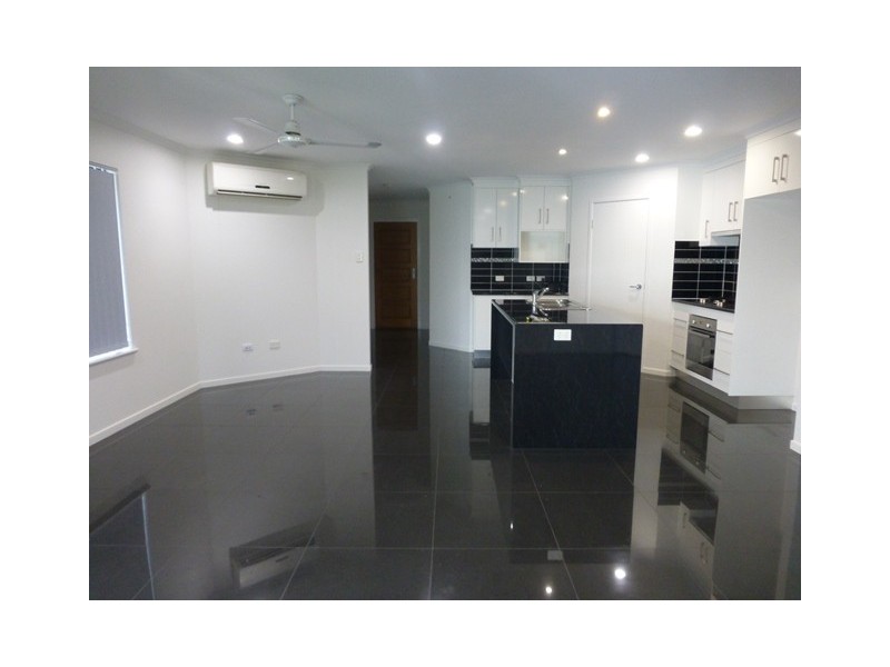 7 Lancaster Way, Ooralea QLD 4740