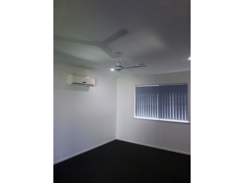 7 Lancaster Way, Ooralea QLD 4740