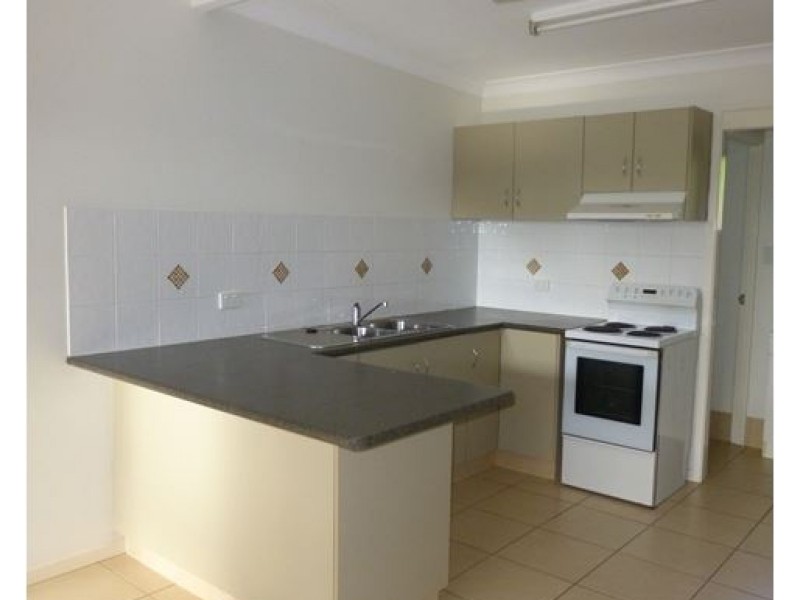 2/5 Swift Street, Slade Point QLD 4740