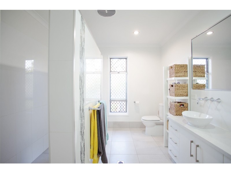 31 Gingham Street, Glenella QLD 4740