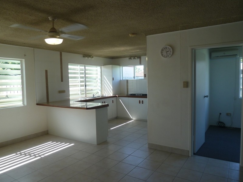 6 Steinbeck Court, West Mackay QLD 4740