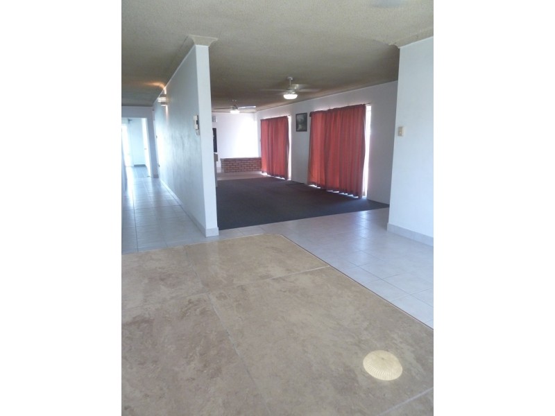 6 Steinbeck Court, West Mackay QLD 4740