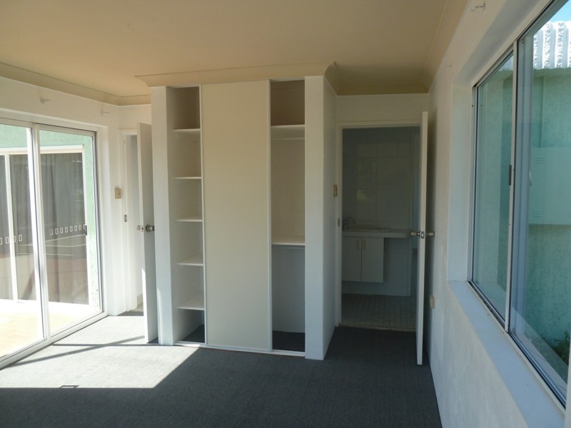 6 Steinbeck Court, West Mackay QLD 4740