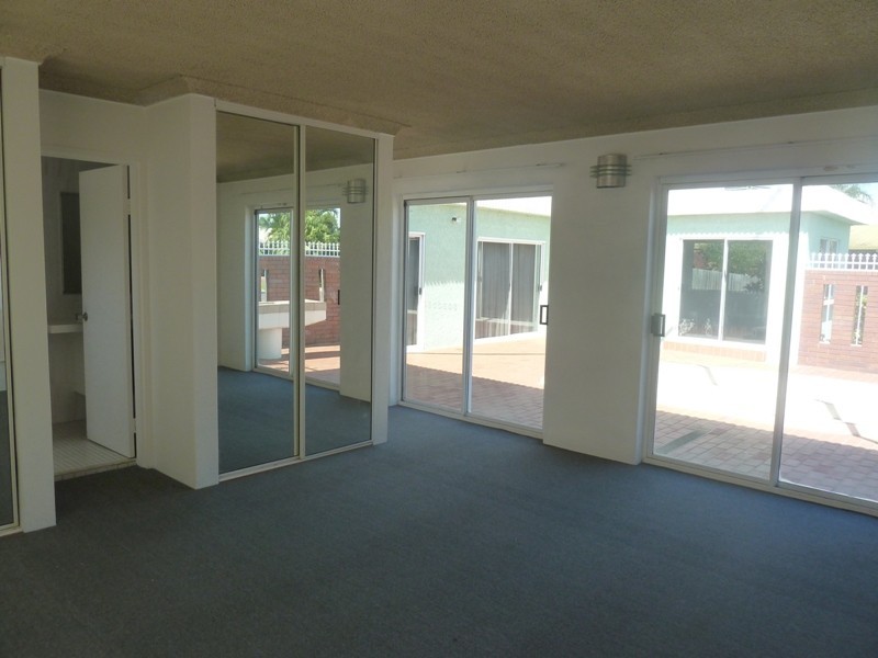 6 Steinbeck Court, West Mackay QLD 4740