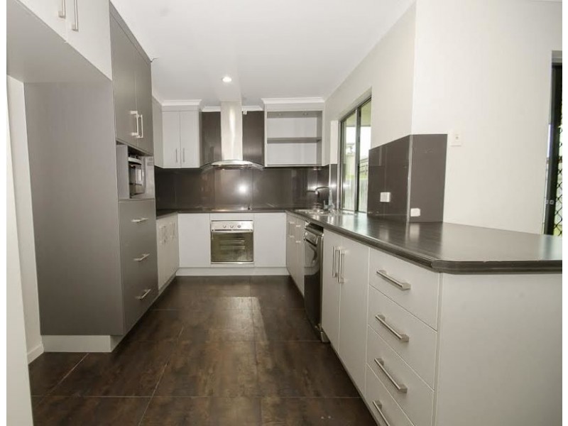 10 Crestview Crescent, Bucasia QLD 4750