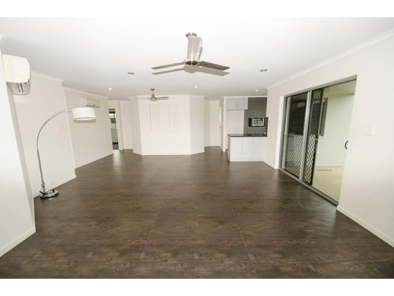 10 Crestview Crescent, Bucasia QLD 4750