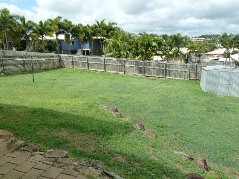 3 Pipeline Dr, Blacks Beach QLD 4740