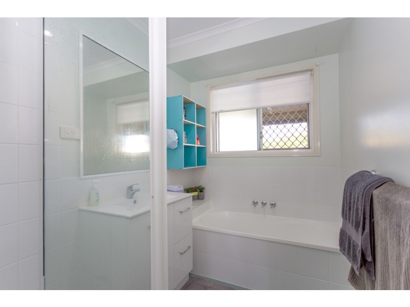 4 Perch Ct, Andergrove QLD 4740