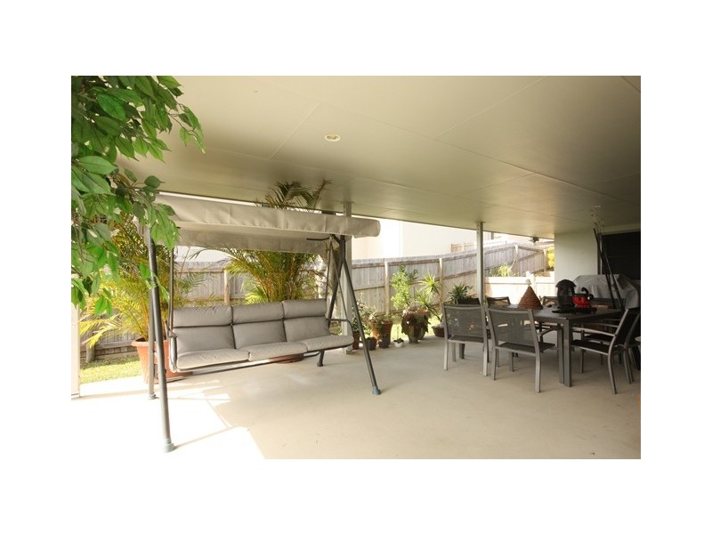 18 Douglas Crescent, Rural View QLD 4740