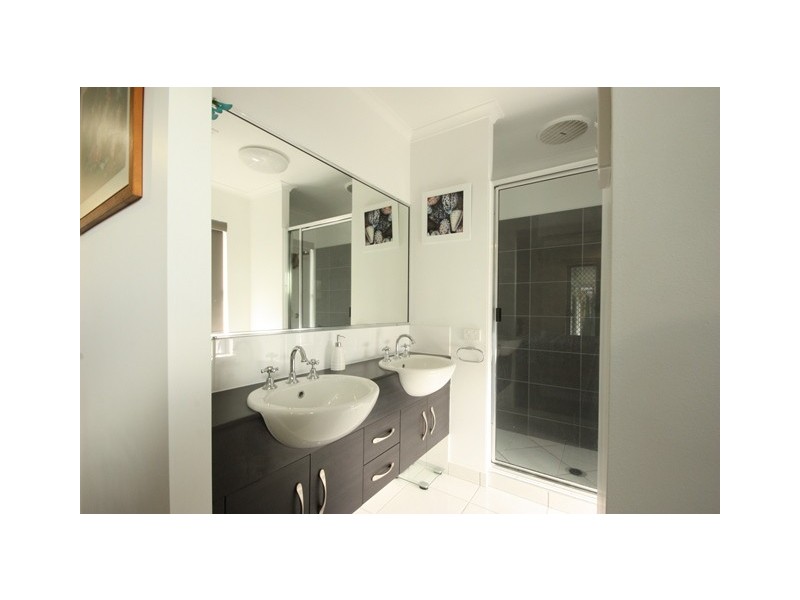 18 Douglas Crescent, Rural View QLD 4740