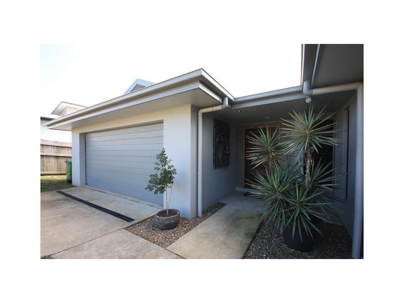 18 Douglas Crescent, Rural View QLD 4740