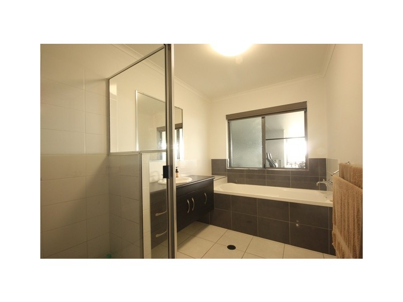 18 Douglas Crescent, Rural View QLD 4740