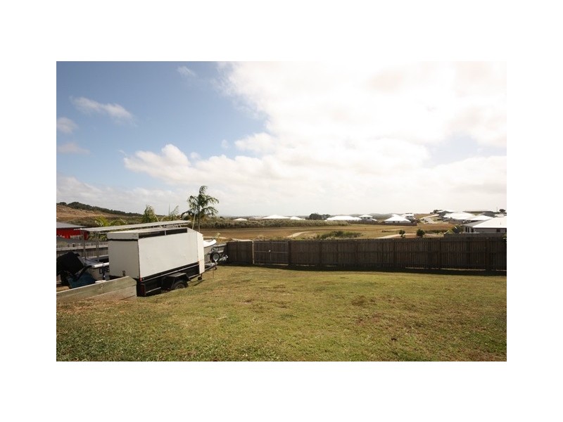 18 Douglas Crescent, Rural View QLD 4740