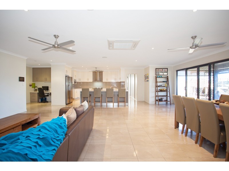 41 Makybe Diva Drive, Ooralea QLD 4740