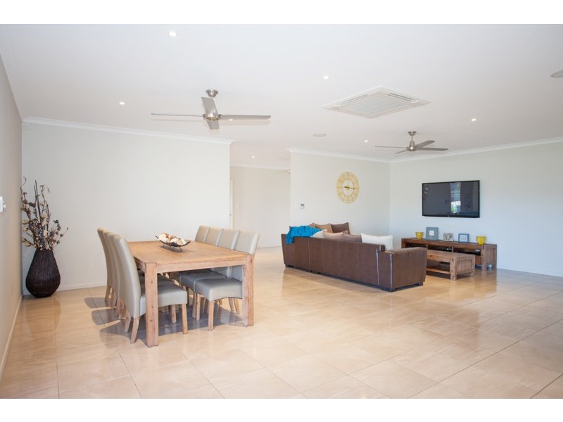 41 Makybe Diva Drive, Ooralea QLD 4740