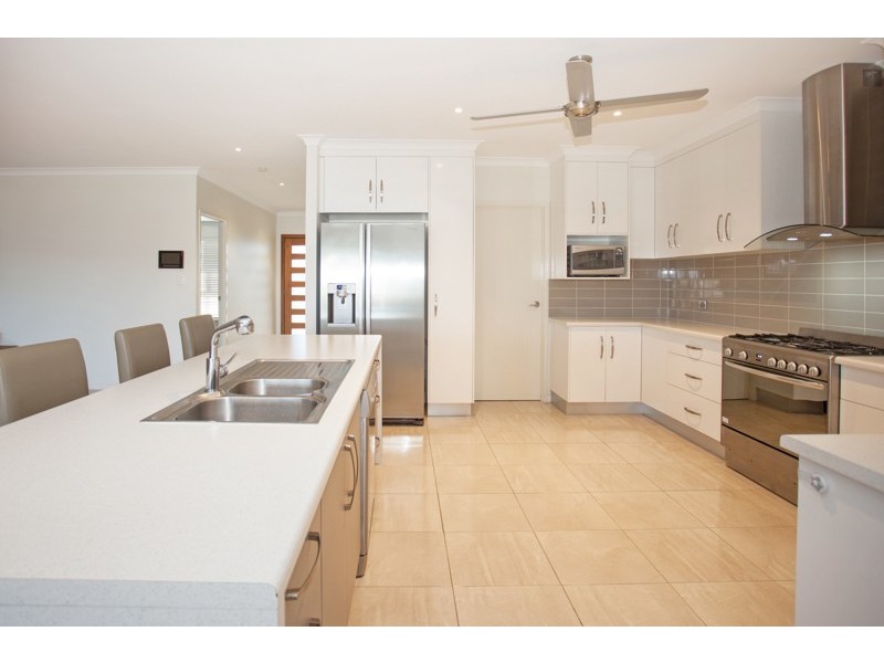 41 Makybe Diva Drive, Ooralea QLD 4740