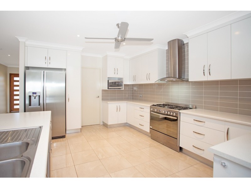 41 Makybe Diva Drive, Ooralea QLD 4740