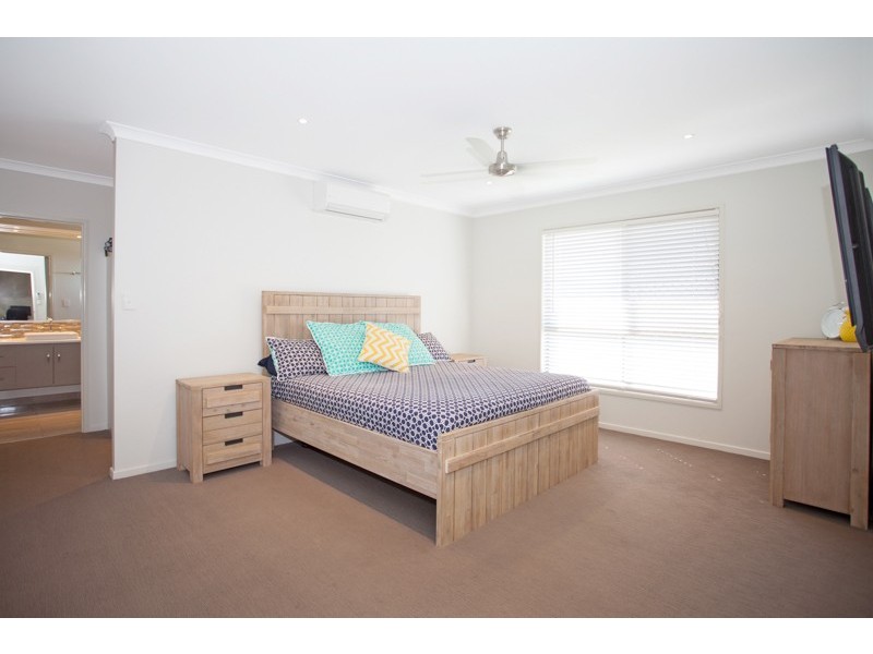 41 Makybe Diva Drive, Ooralea QLD 4740