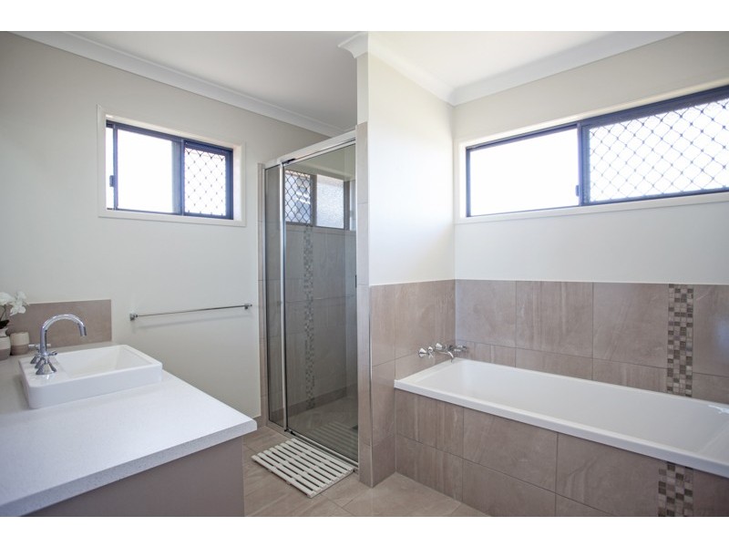 41 Makybe Diva Drive, Ooralea QLD 4740