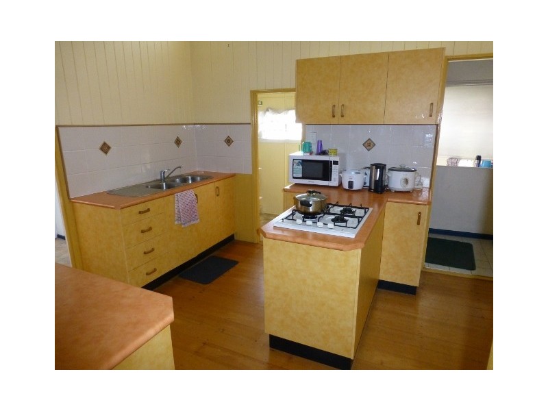 14 Tait Street, West Mackay QLD 4740