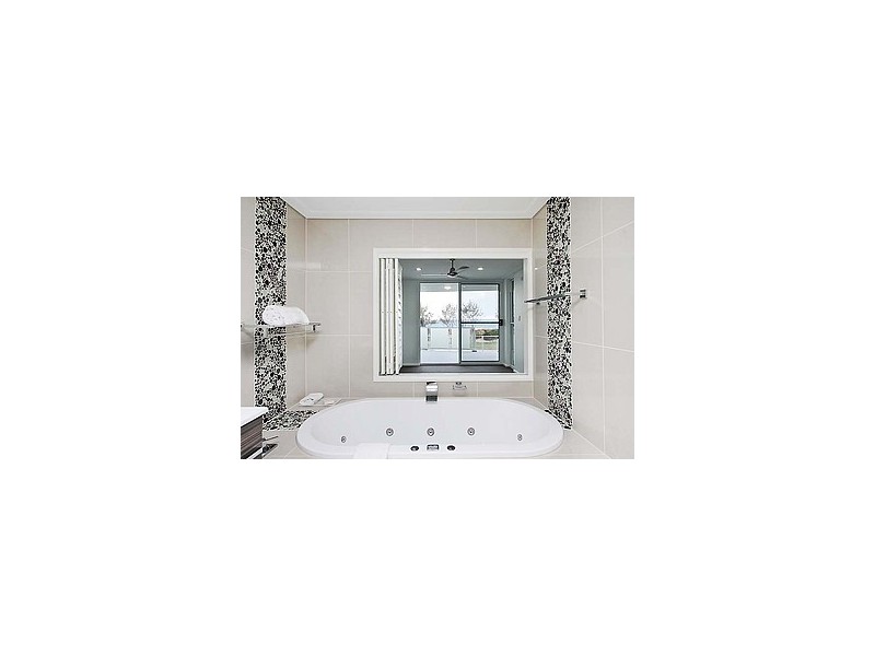 8/19 Marina Beach Pde, Mackay Harbour QLD 4740