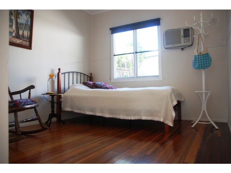 12 Pheasant St, Slade Point QLD 4740