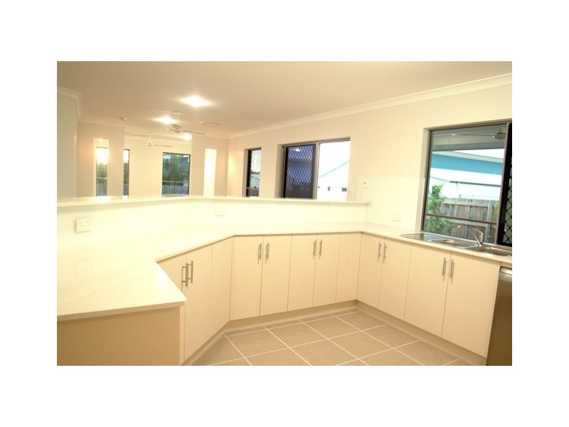 12 Rosemoor Court, Glenella QLD 4740