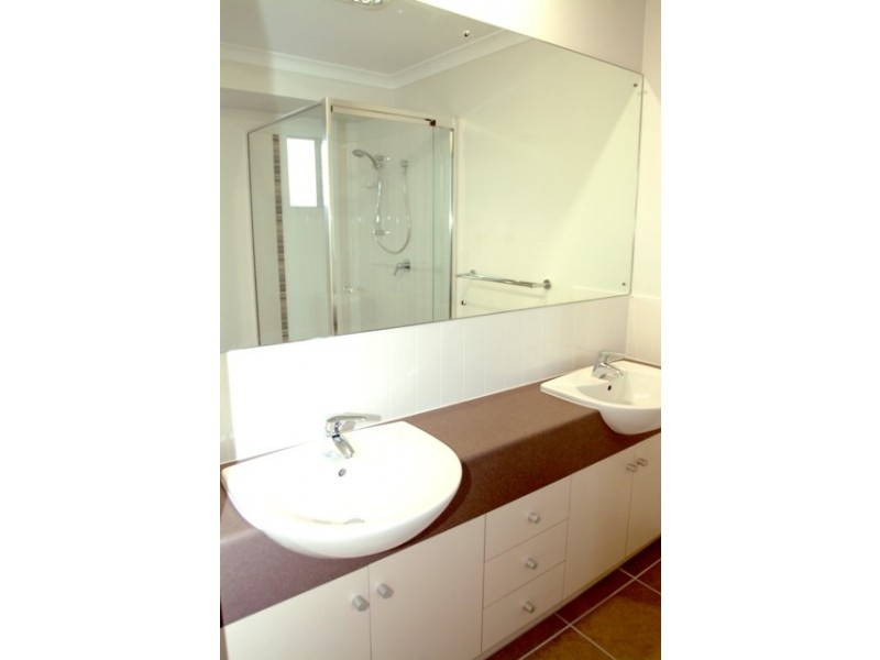 12 Rosemoor Court, Glenella QLD 4740