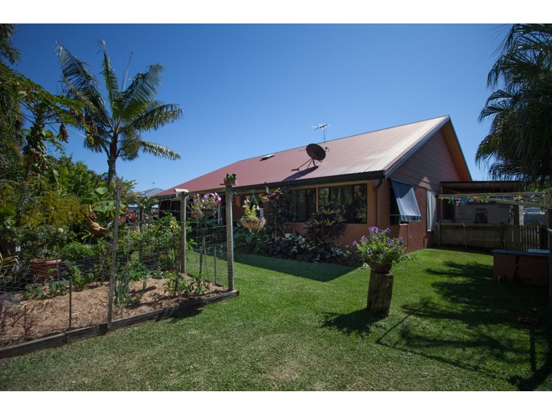 10 Corymbia Crt, Andergrove QLD 4740
